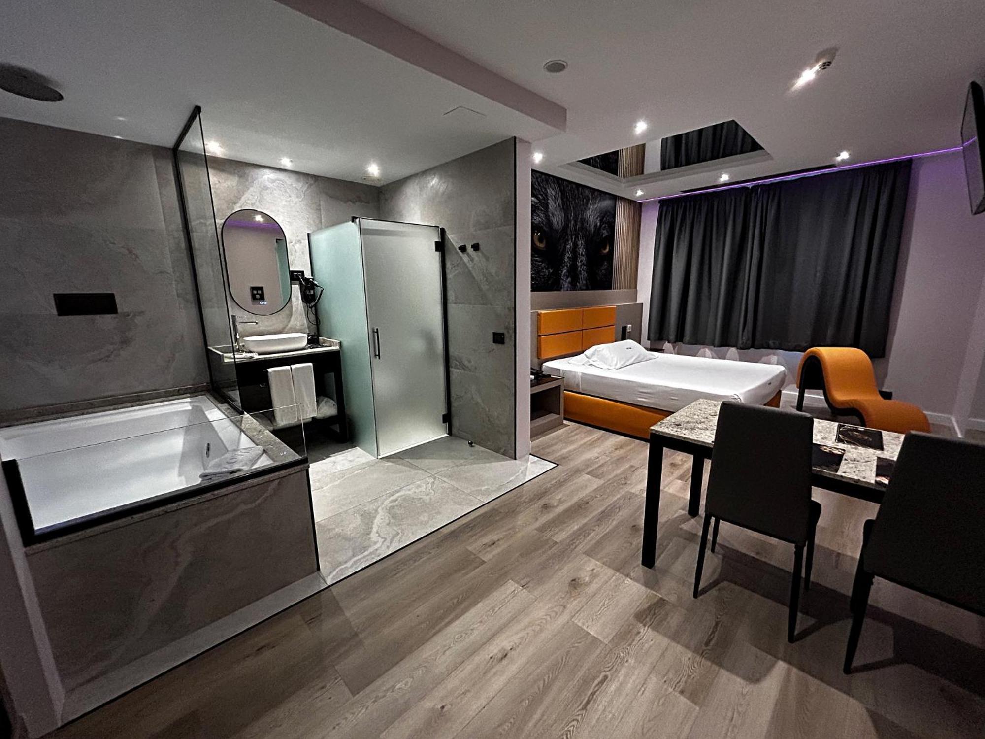 Zouk Hotel (Adults Only) Αλκαλά ντε Ενάρες Εξωτερικό φωτογραφία