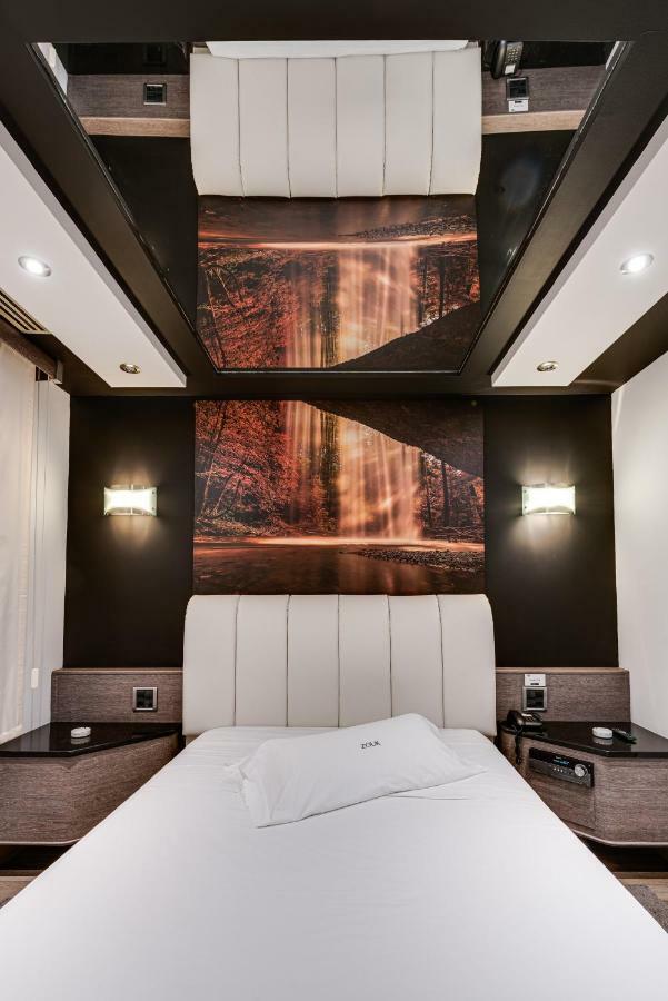 Zouk Hotel (Adults Only) Αλκαλά ντε Ενάρες Εξωτερικό φωτογραφία