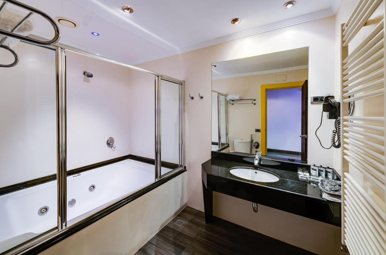 Zouk Hotel (Adults Only) Αλκαλά ντε Ενάρες Εξωτερικό φωτογραφία